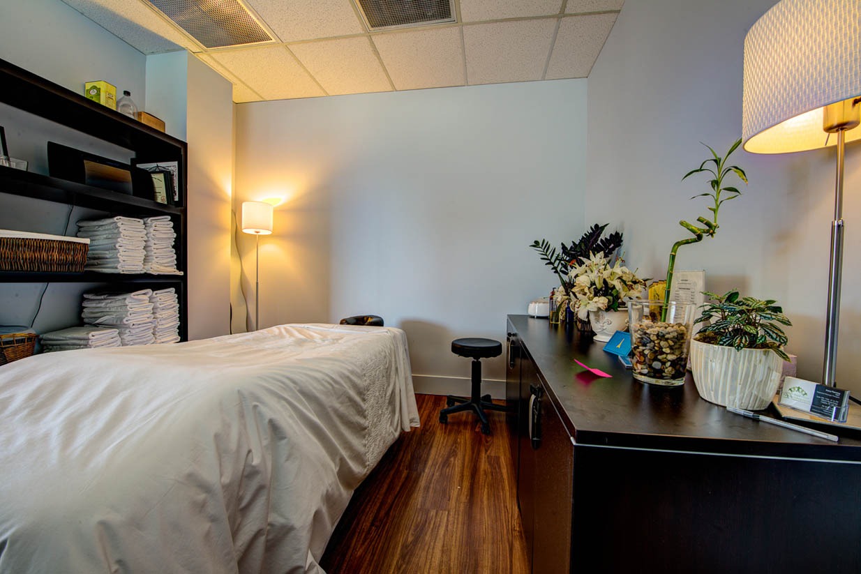 Mount Royal Village Family Chiropractic | Massage Room